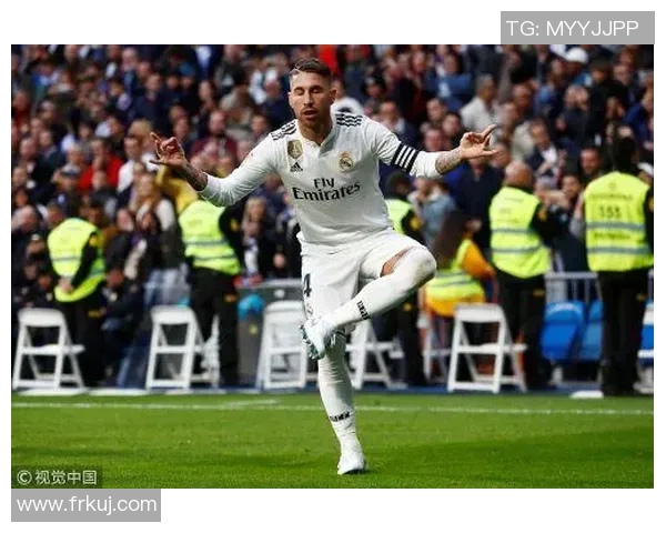 皇马边锋维尼修斯突破对手防线展现惊人速度与技巧助力球队进攻