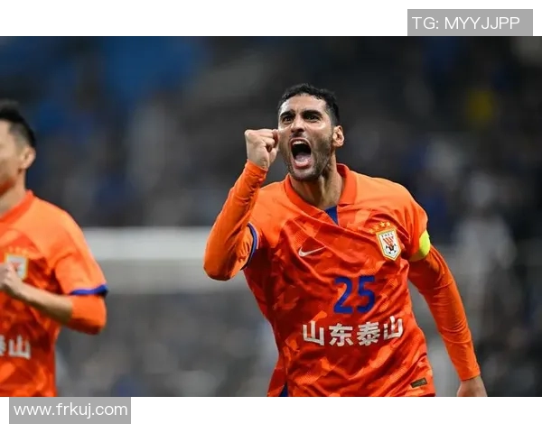 费莱尼精彩头球助力山东泰山再创佳绩展现强大团队实力