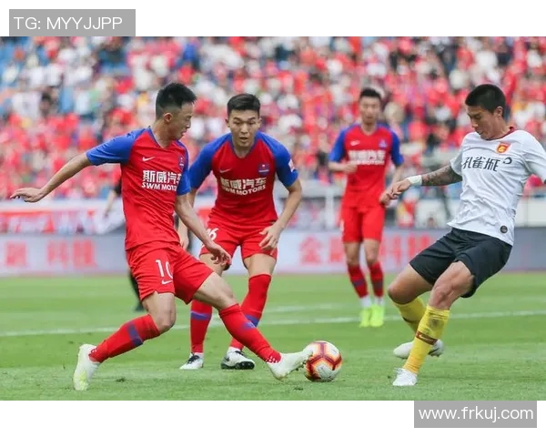 冯劲在赛季中贡献5次助攻展现出色团队配合能力与个人技术水平 冯劲在赛季中贡献5次助攻展现出色团队配合能力与个人技术水平