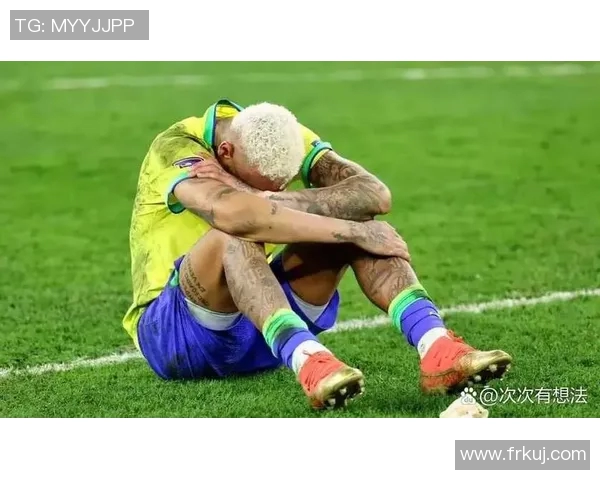 西涅对马拉多纳去世的悲痛表达：足球界失去一位传奇